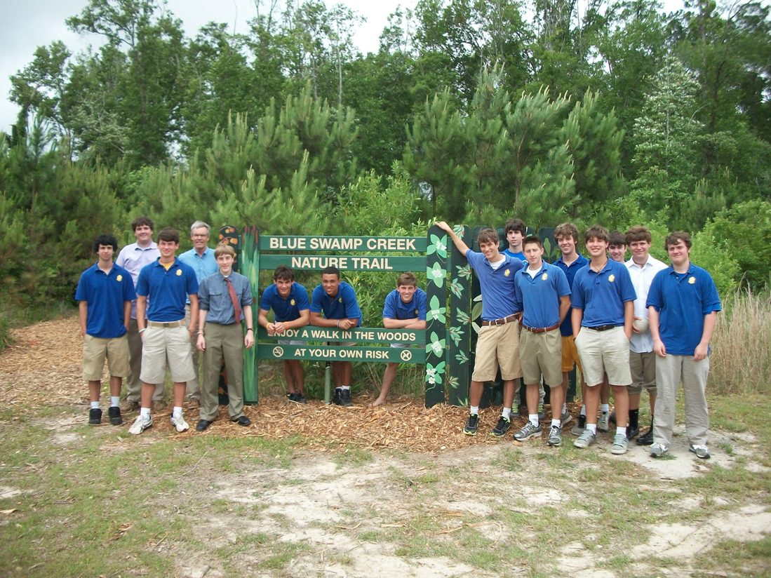 St. Paul's Environmental Science students help at Nature Trail