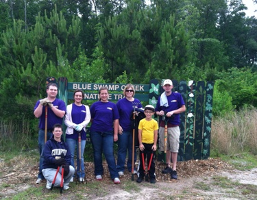 Kohl's Cares Volunteers help at Nature Trail